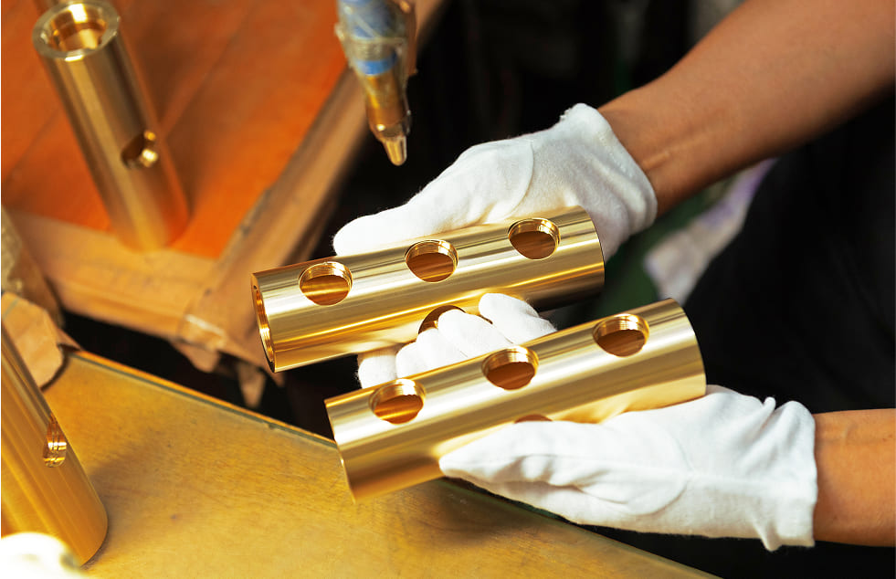 真鍮部品加工の写真,真鍮切削加工会社,岐阜,長屋工業